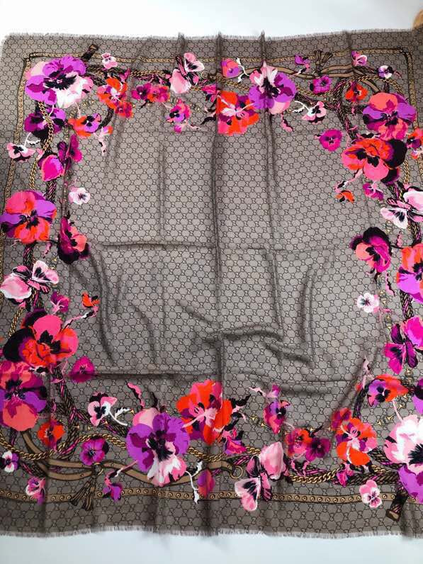GUCCI 25S SCARF 140 IN CASHMERE 740373