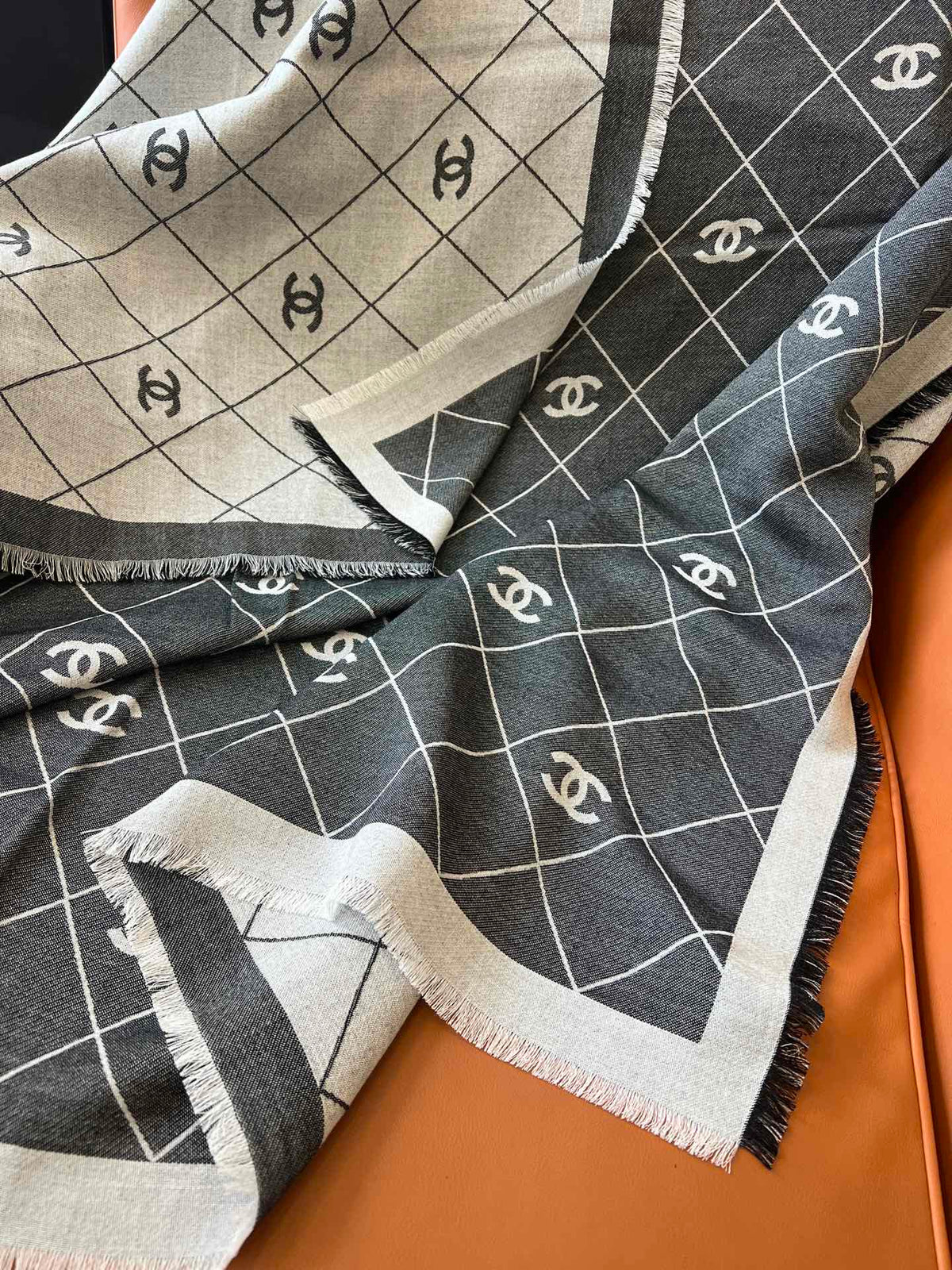 CHANEL 25S SCARF 140 IN WOOL SILK 700810