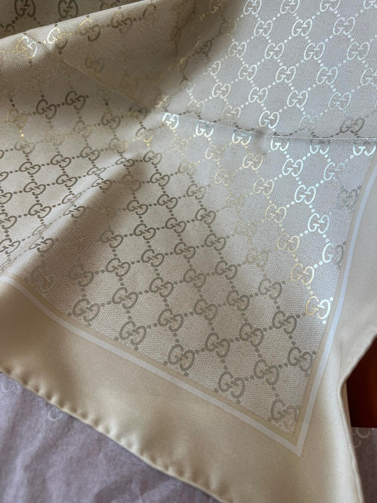 GUCCI 25S SCARF 90 IN SILK 697667