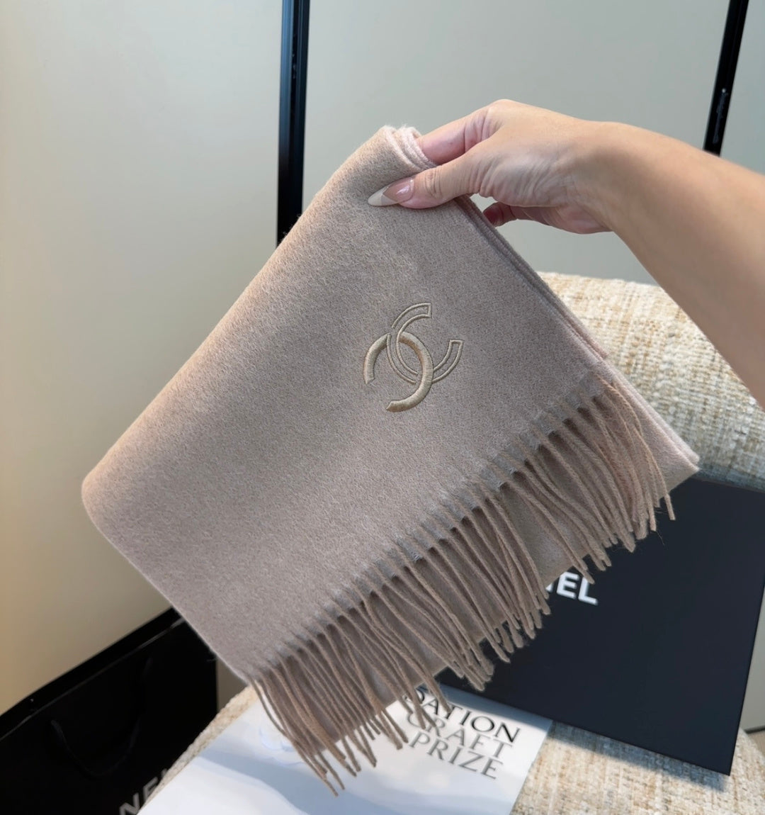 CHANEL 25S SCARF 180 IN CASHMERE 989789