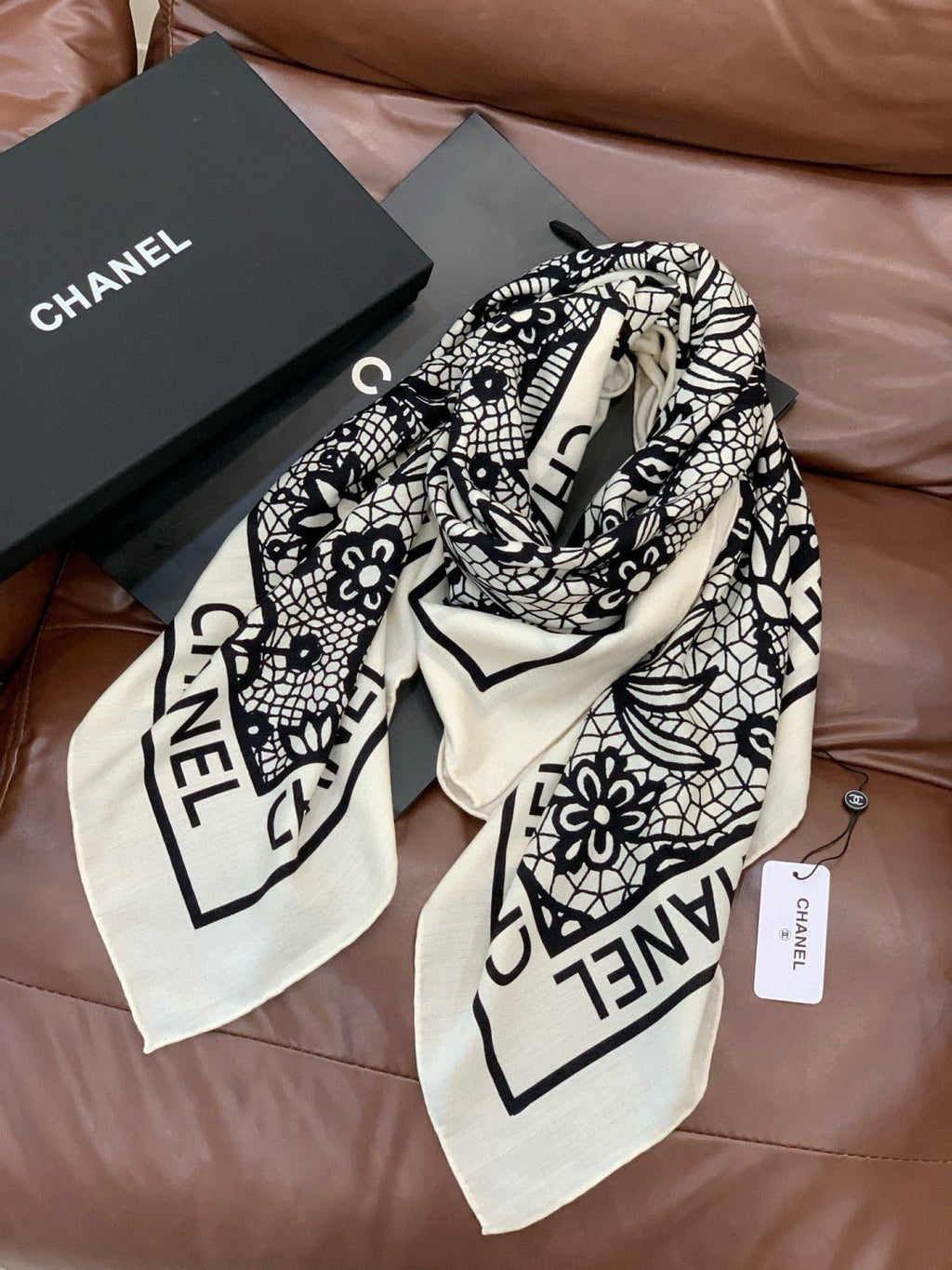 CHANEL 25S SCARF 135 CM IN CASHMERE AND SILK 943316