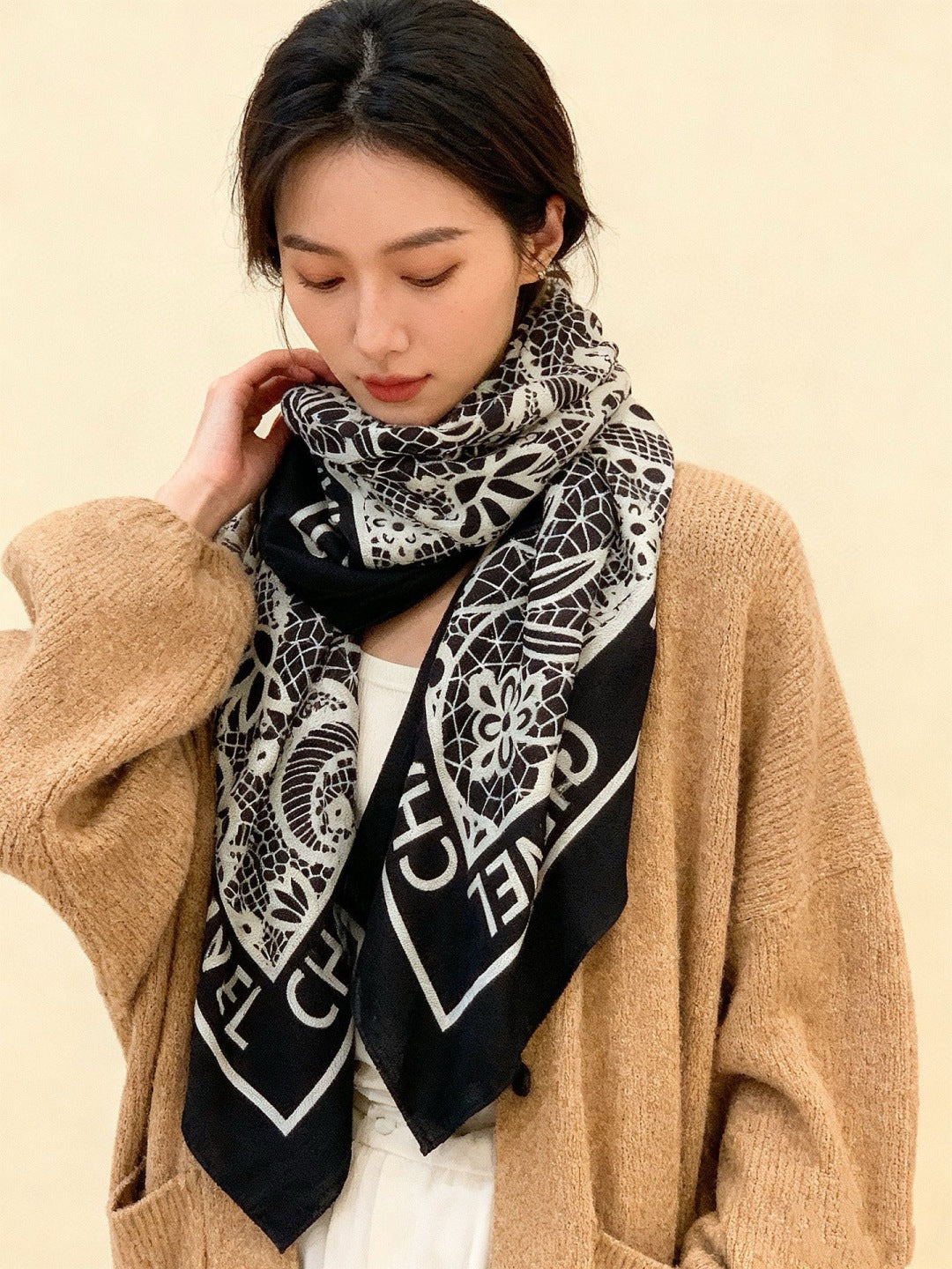 CHANEL 25S SCARF 135 CM IN CASHMERE AND SILK 943317
