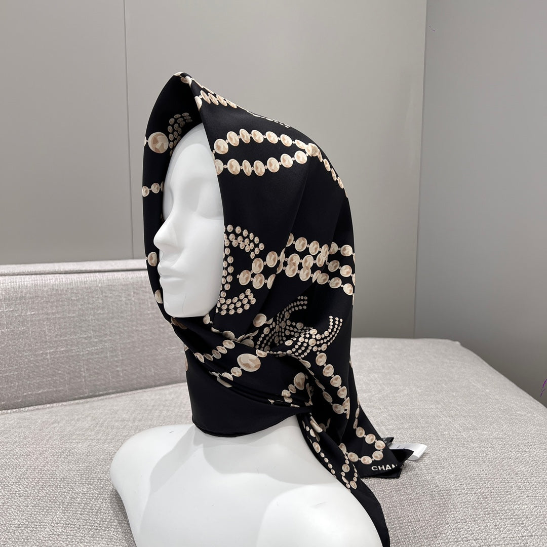 CHANEL 25S SCARF 90 IN SILK 735866