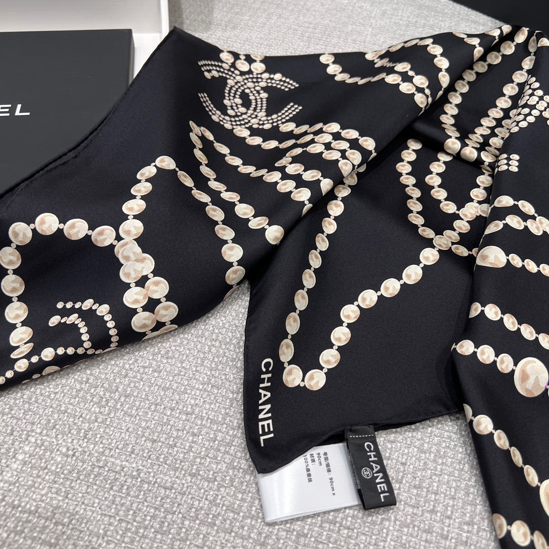 CHANEL 25S SCARF 90 IN SILK 735866