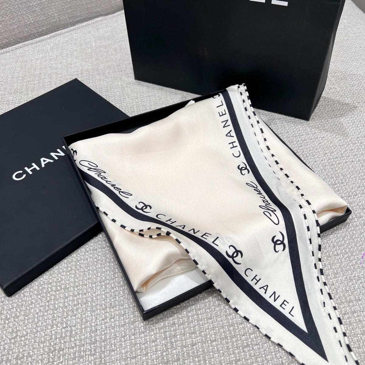 CHANEL 25S SCARF 160 IN SILK 697664