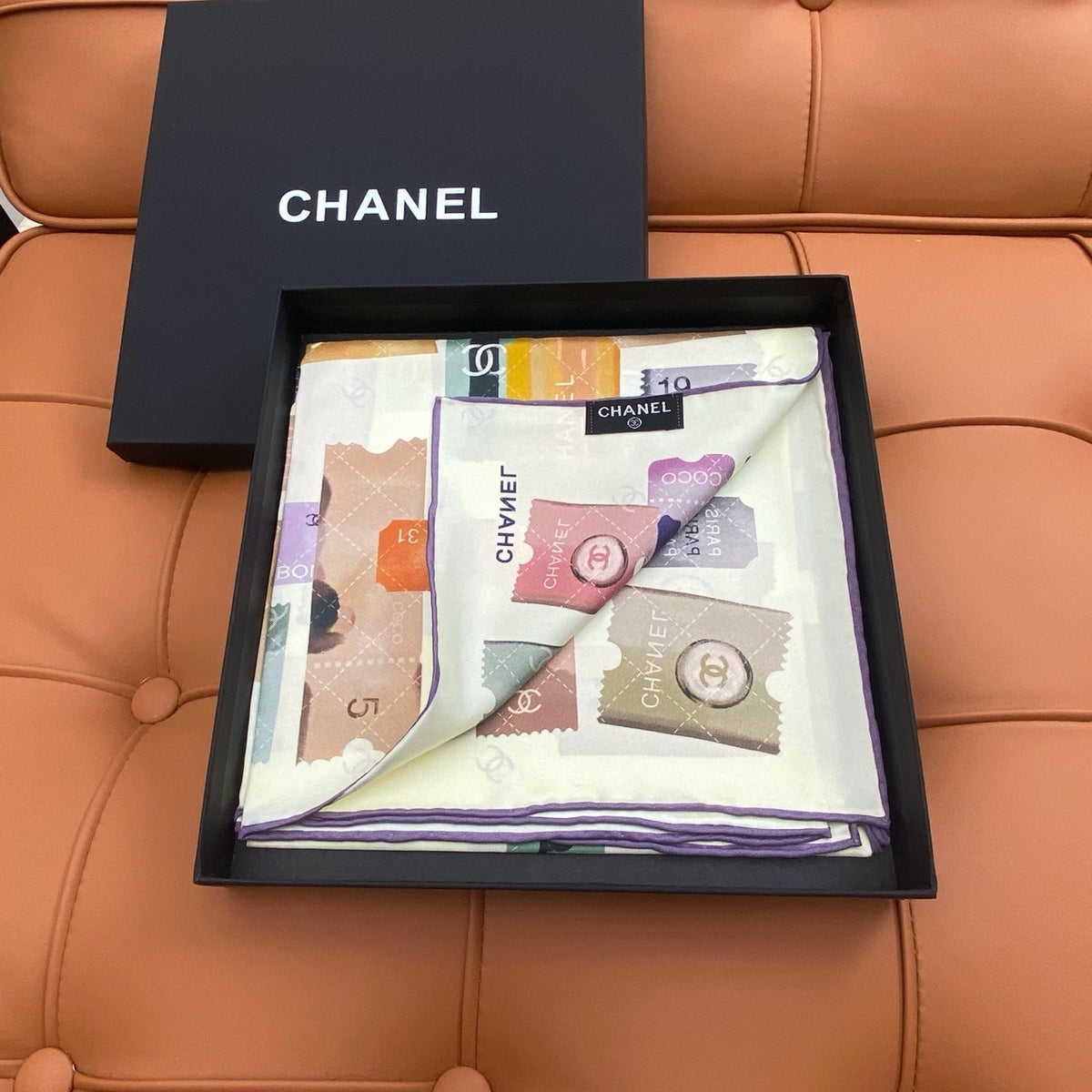 CHANEL 25S SCARF 90 IN SILK 703699