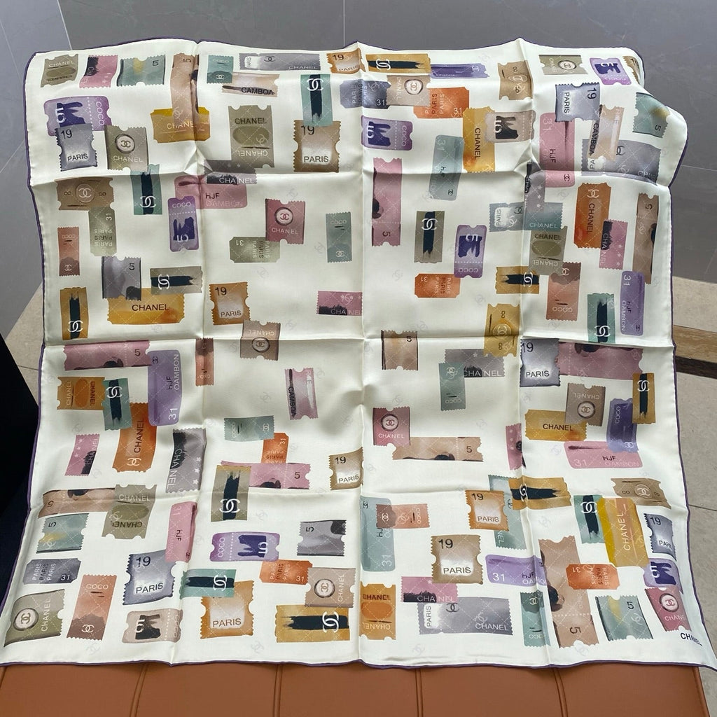 CHANEL 25S SCARF 90 IN SILK 703699