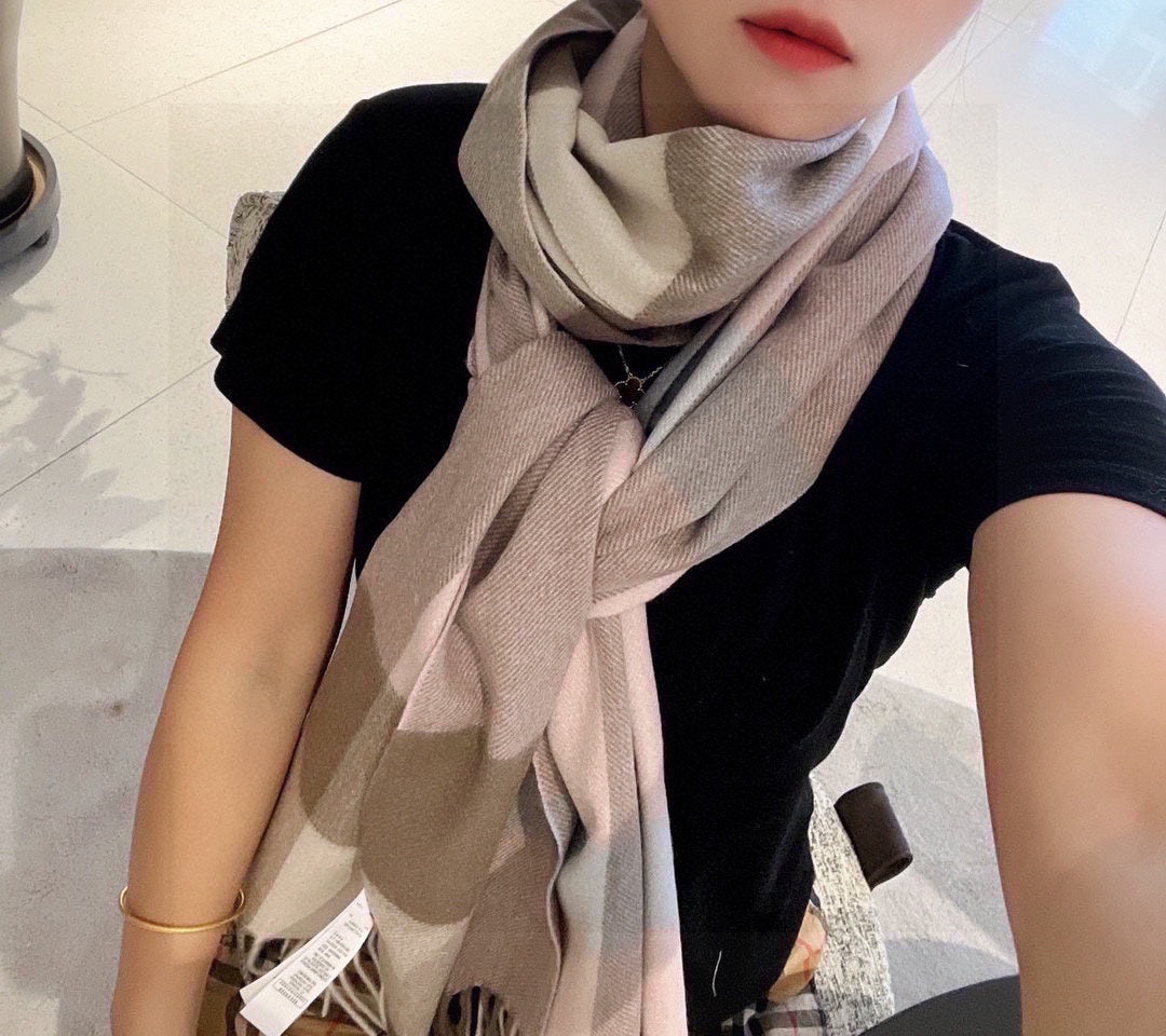 BURBERRY BBR SCARF 180 CM IN CASHMERE 577898