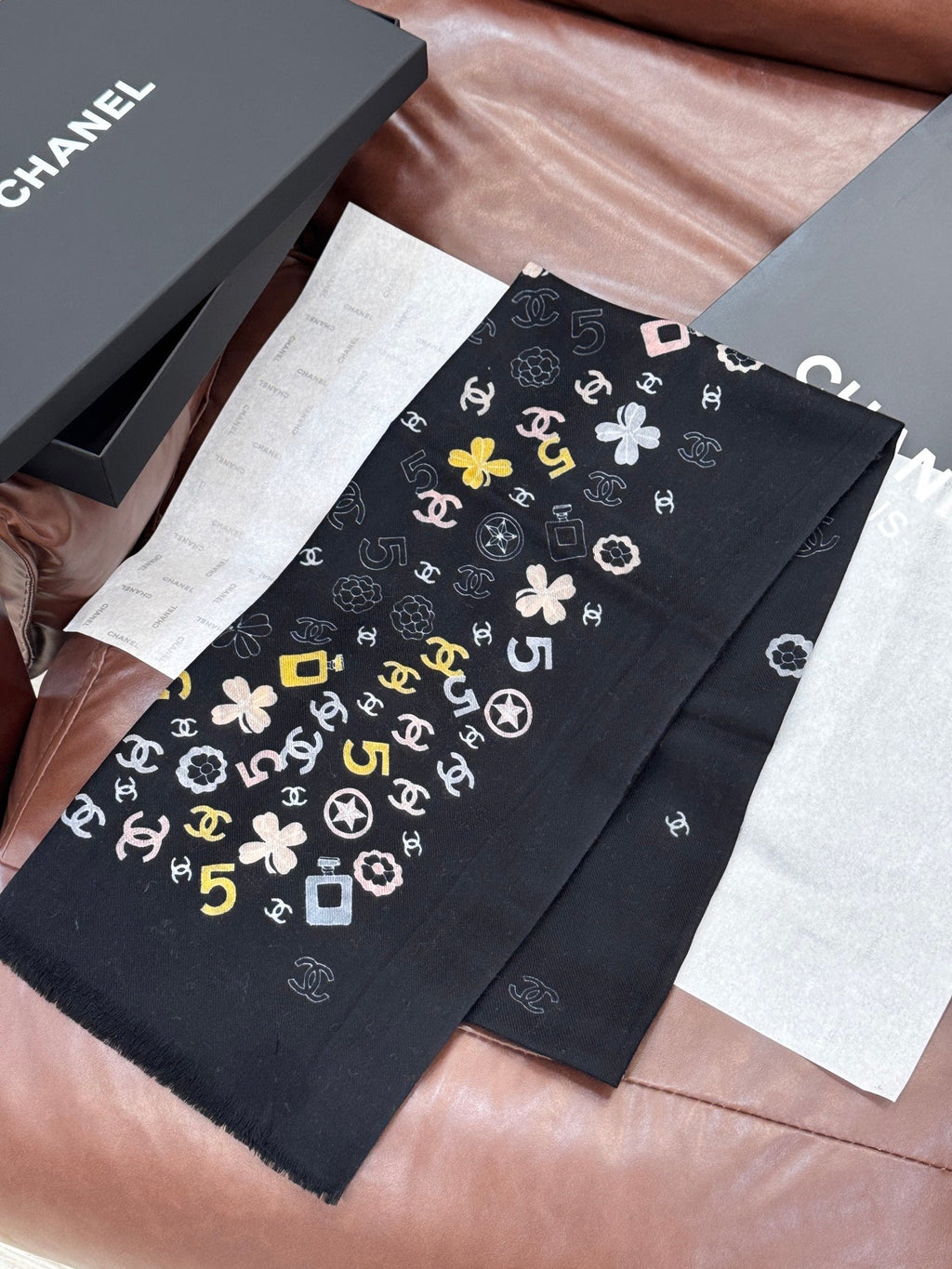 CHANEL 25S SCARF 200 IN CASHMERE 727295