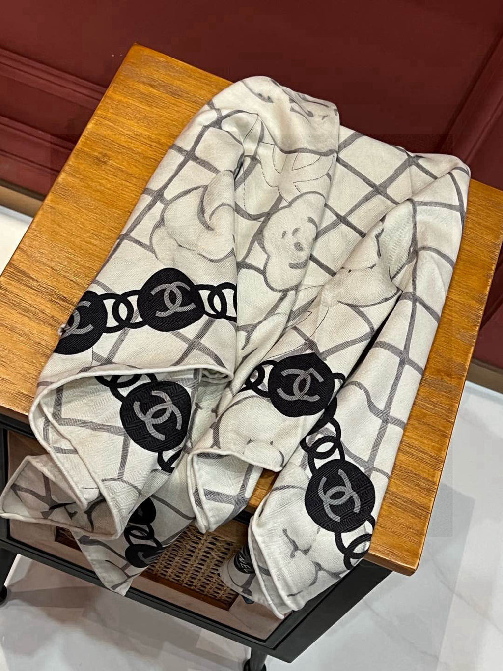 CHANEL 25S SCARF 110 IN CASHMERE SILK 730602
