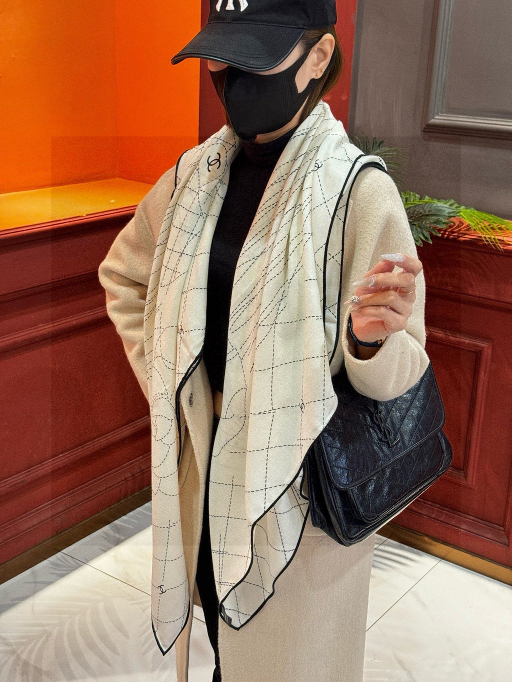 CHANEL 25S SCARF 140 IN SILK 735801