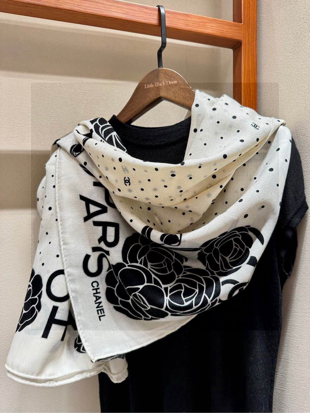 CHANEL 25S SCARF 140 IN SILK 735806
