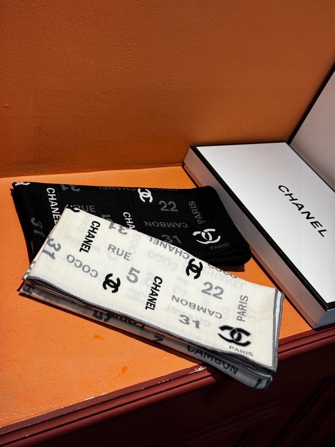 CHANEL 25S SCARF 180 IN CASHMERE SILK 738479