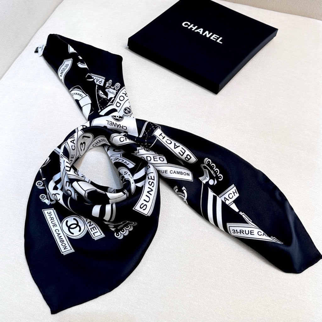 CHANEL 25S SCARF 90 IN SILK 729053