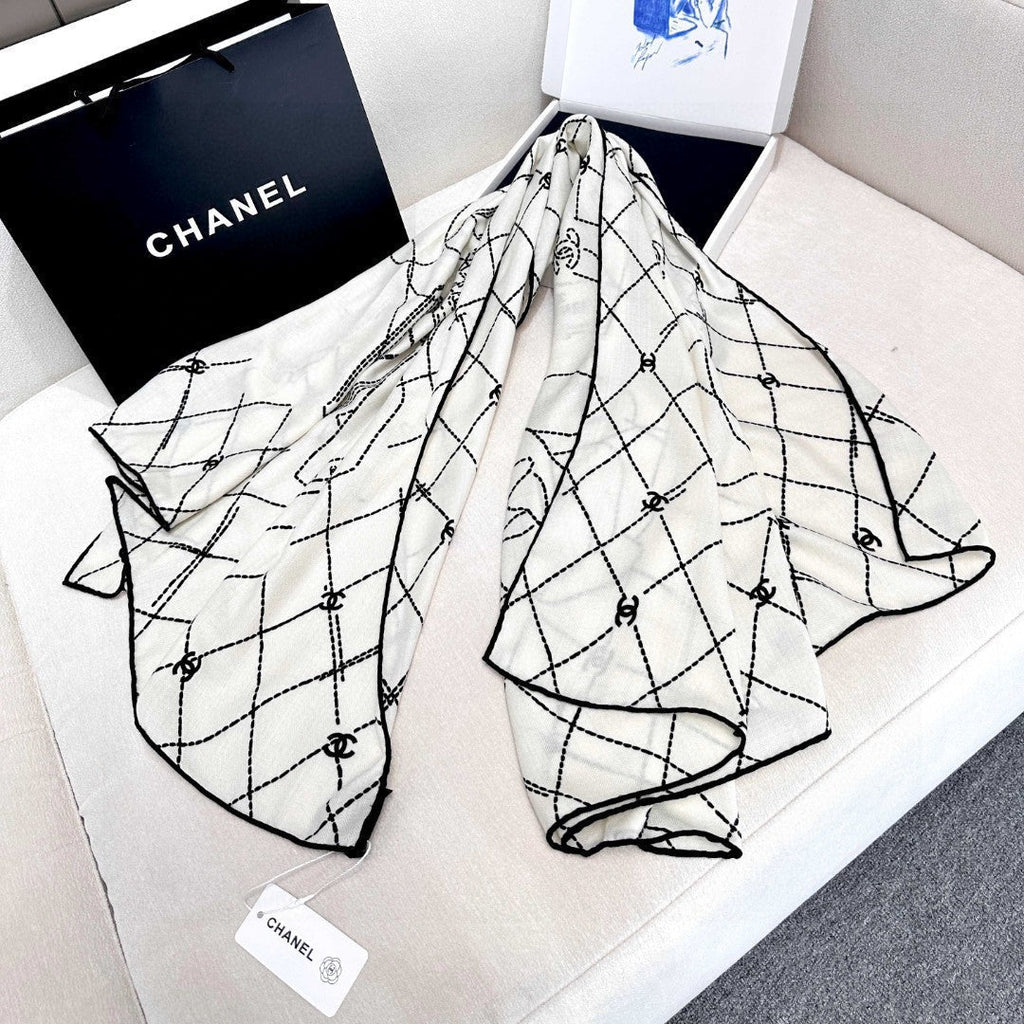 CHANEL 25S SCARF 140 IN CASHMERE SILK 727347