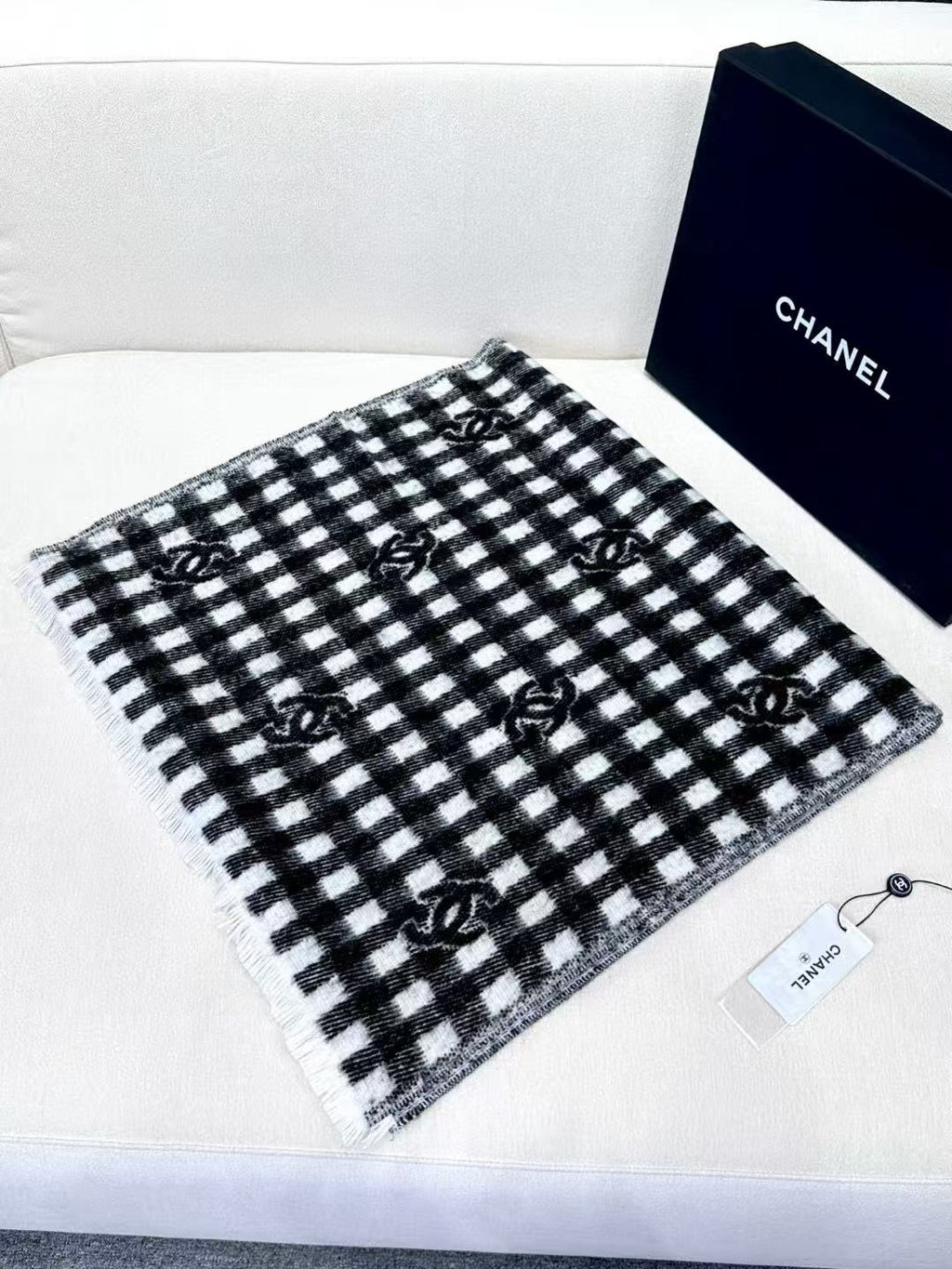 CHANEL 25S SCARF 190 IN CASHMERE 880365