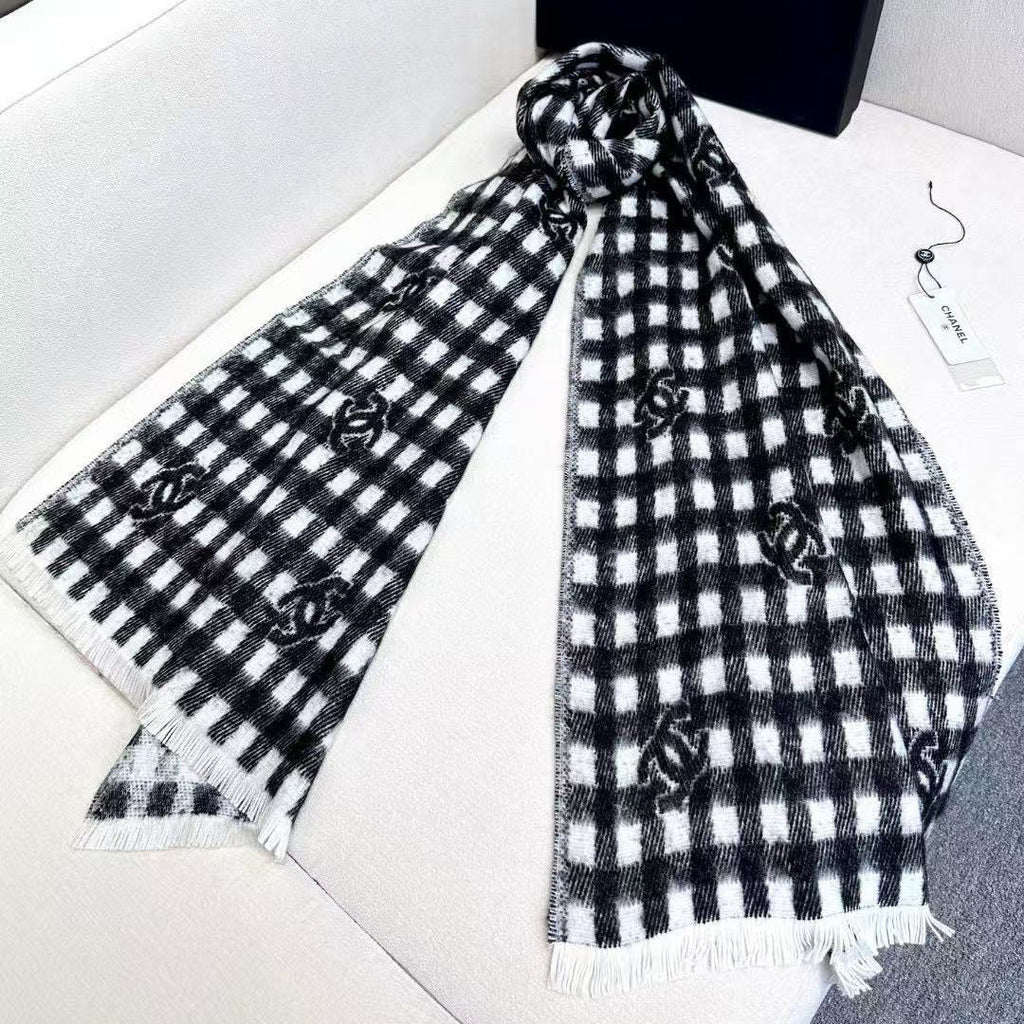 CHANEL 25S SCARF 190 IN CASHMERE 880365