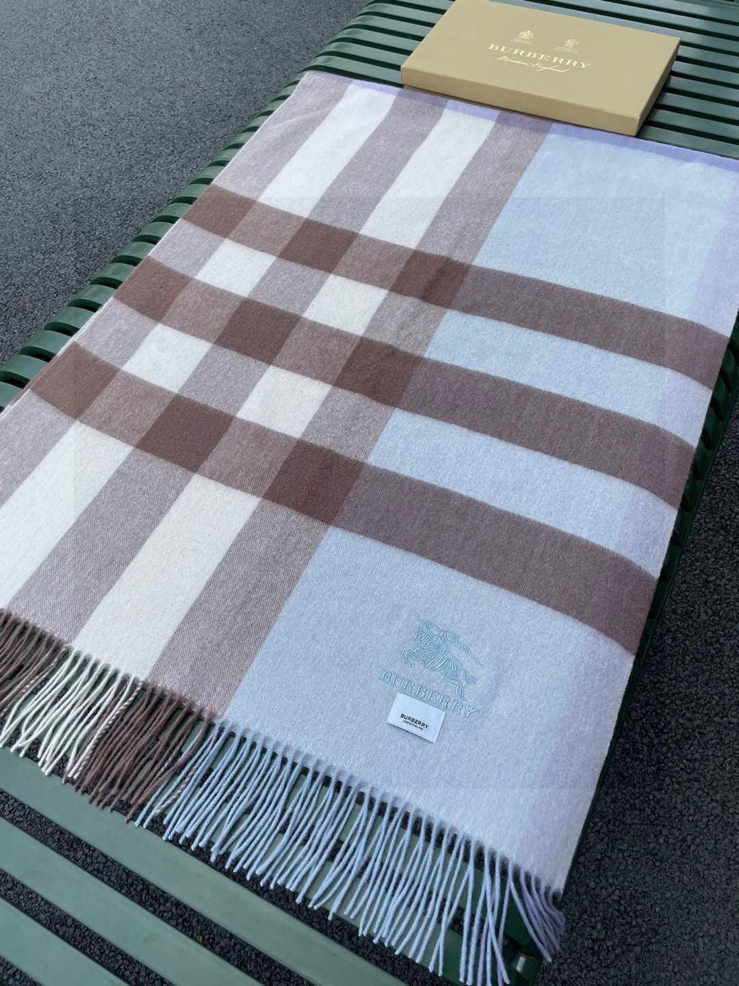 BURBERRY BBR SCARF 200 CM IN CASHMERE 538291